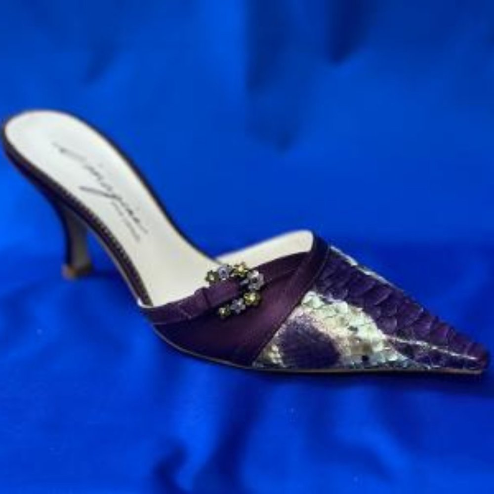 New  Imagine Vince Camuto Rochelle Violet Snake